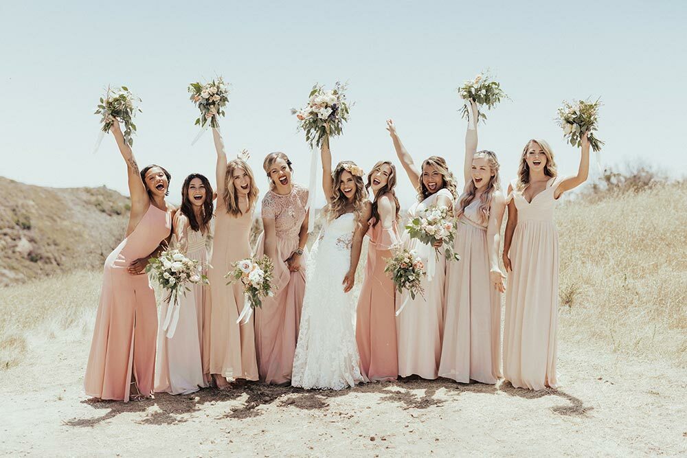 Mulheres na praia pós casamento